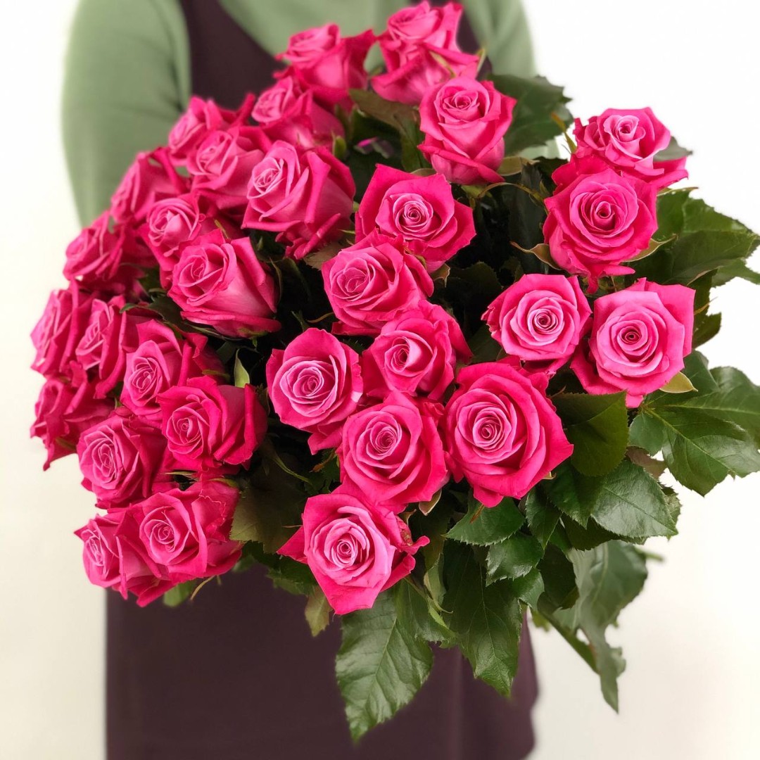 11 коралловых роз «Рассвет»